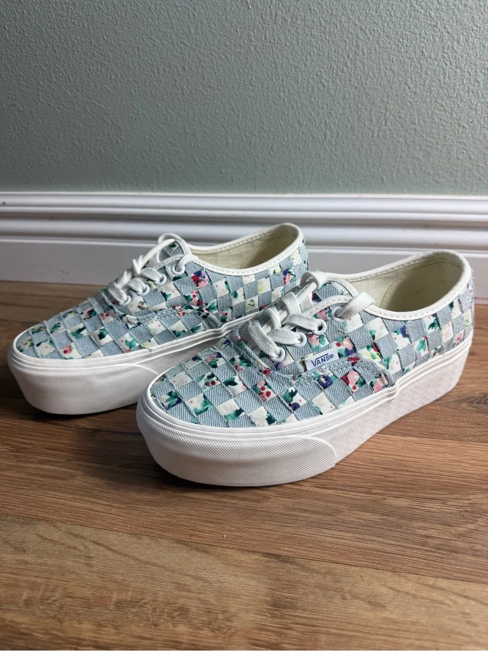 Women’s Vans Floral Authentic Stackform Woven Floral/Denim Platform Sneakers 6.5